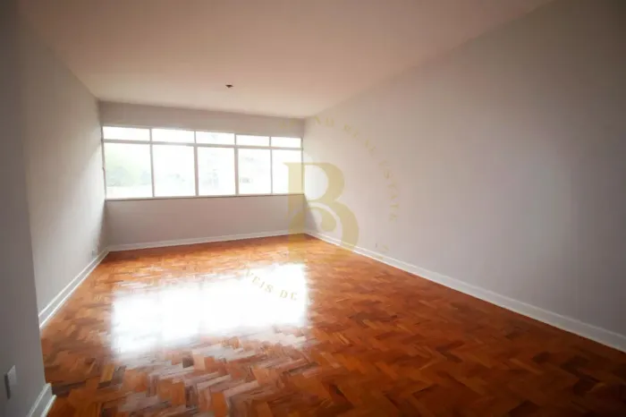 Apatamento á venda, 115m² a 500 metros do Parque do Ibirapuera, 2 quartos, 2 banheiros, 1