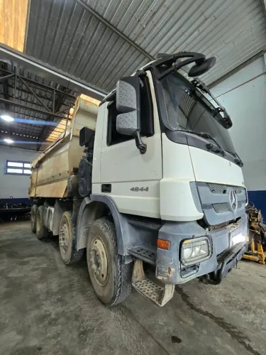 Actros 4844 ano 2016 8x4