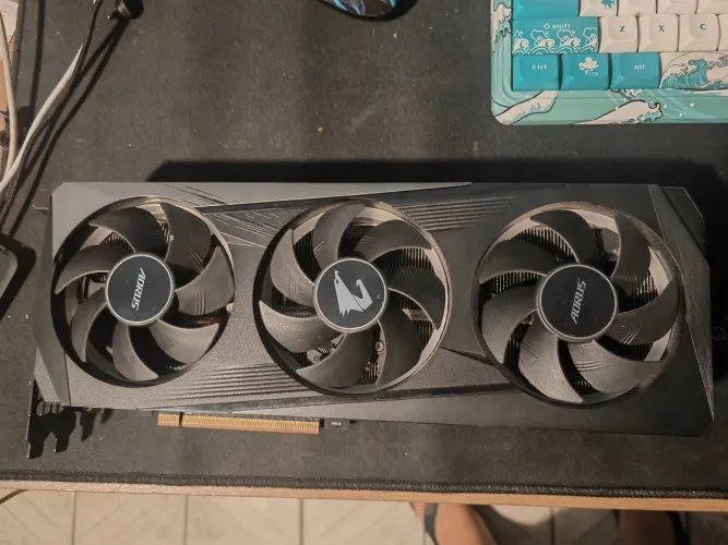 Placa de vídeo 6700XT