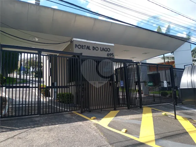 Terreno à venda no condomínio Portal Do Lago, Valinhos - SP