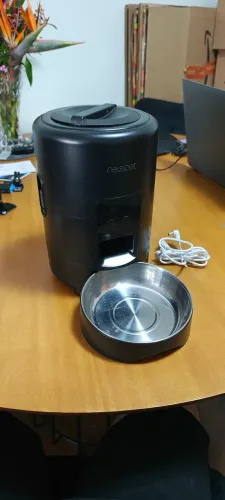 Alimentador Inteligente Comedouro Automático Pet App Newpet NP1322 Preto