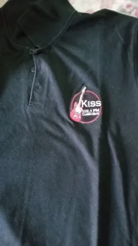2camiseta radio Kiss fm
