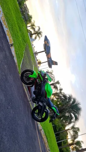 Barbada kawassaki ninja zx10 2023 impecável abono Fipe de 86 mil por R$ 76.000 mil avista 