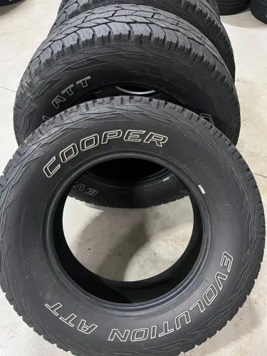 4 pneus 265/70/18 Cooper meio uso