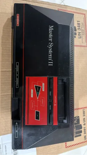 Master System 2 com 2 controles