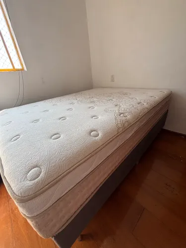 Vendo cama box casal com garantia da fabricante