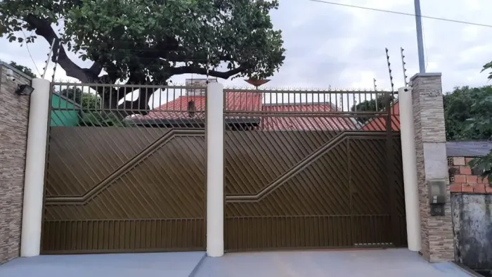 Vendo casa Maracanã