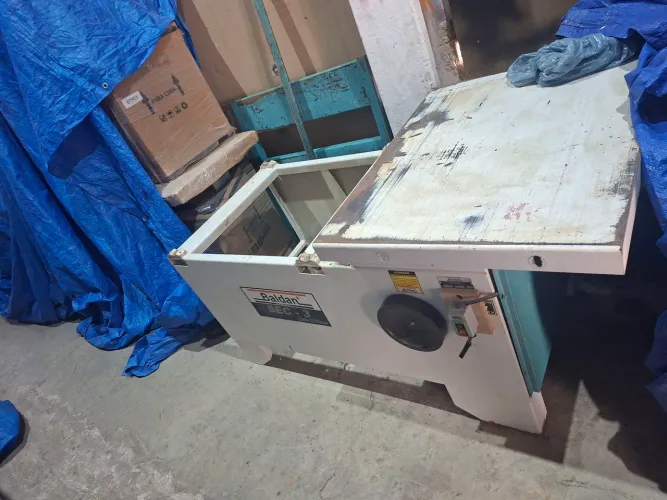 Esquadrejadeira  baldan sec 3 trifásico 220v  sem eixo inclinavel