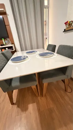 VENDO MESA 4 cadeiras