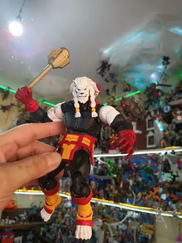 Action Figure Battle Beast Invencível - Impresso em 3D (Colecionável)