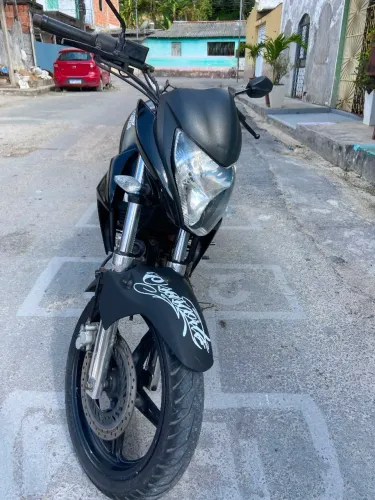 Vendo uma CB 300 legalizada em dias no ponto de transferência