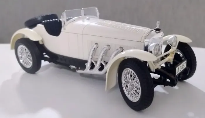 Miniatura Bburago Mercedes-Benz SSK 1928 - Escala 1:18