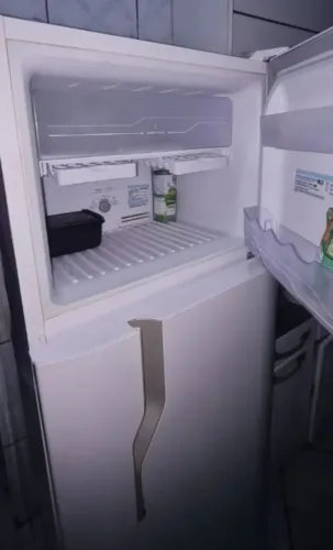 Refrigerador Electrolux Frost Free Duplex DFN39 com Painel Blue Touch e Espaço Extra Frio