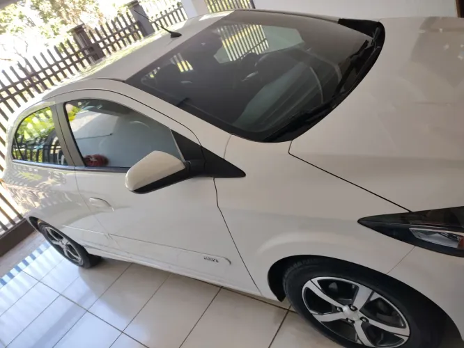 Chevrolet Onix Hatch LTZ 1.4 8V Flex Aut. 4P 2019