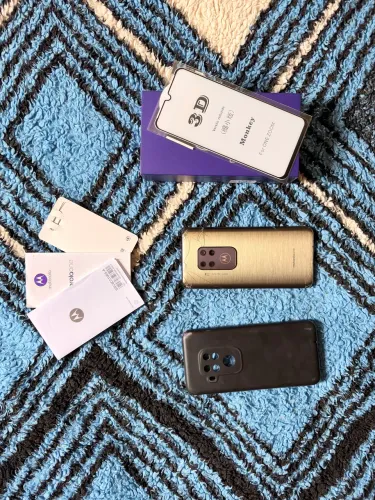 Motorola one zoom 