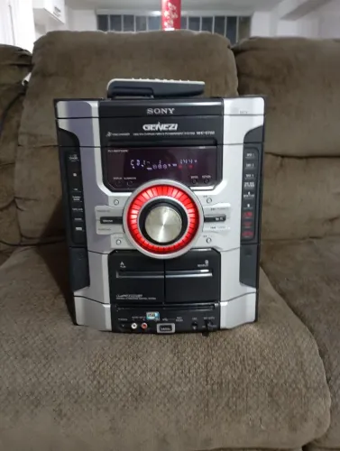 Vendo som Sony Genezi MHC GT 22 (300 RMS)super conservado e funcionando todas funções