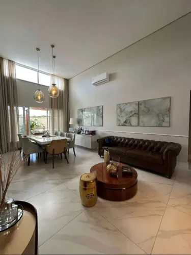 Casa Alto Padrão em Condomínio Fechado com Infraestrutura Completa