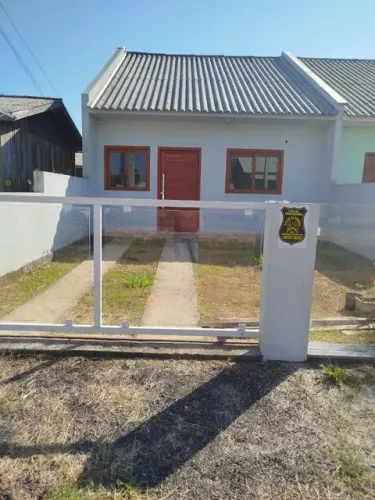 Casa com 3 Quarto(s) e 2 banheiro(s) para Alugar, 90 m² por R$ 2200 / Mês