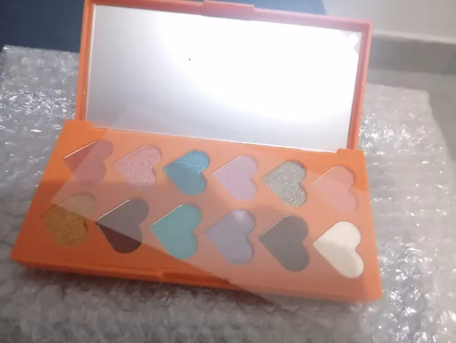 Paleta de Sombras Quem disse Berenice/ Boticário Linha Friends