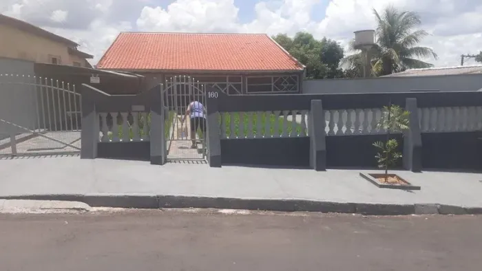 Casa com 2 Quarto(s) e 1 banheiro(s) para Alugar, 60 m² por R$ 1265 / Mês