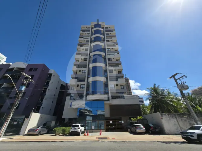 Excelente apartamento a venda no Cond. Concept Tower, bairro Atalaia.