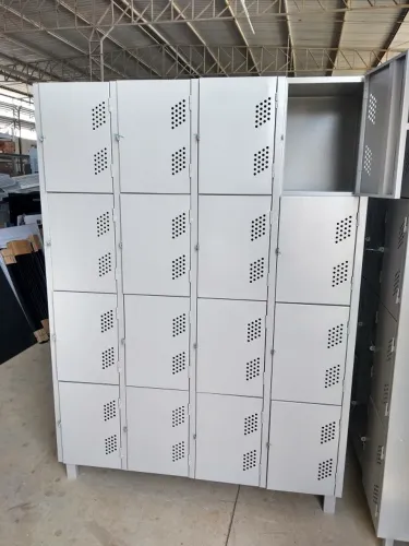 Roupeiro / Guarda Volumes de 16 Portas