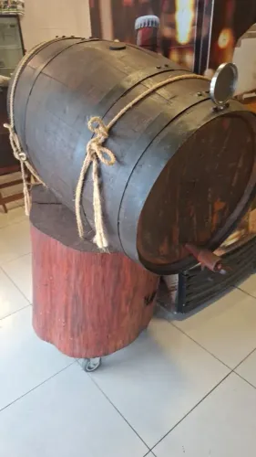 Tonel rustico de cachaça Carvalho 200 litros com rodas