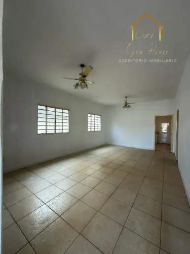 Casa à Venda no Bairro Pico do Amor