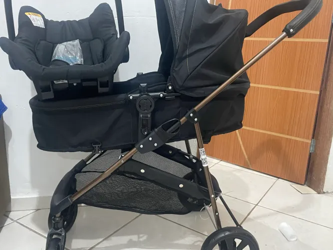 Carrinho mais bebê conforto Moisés novo