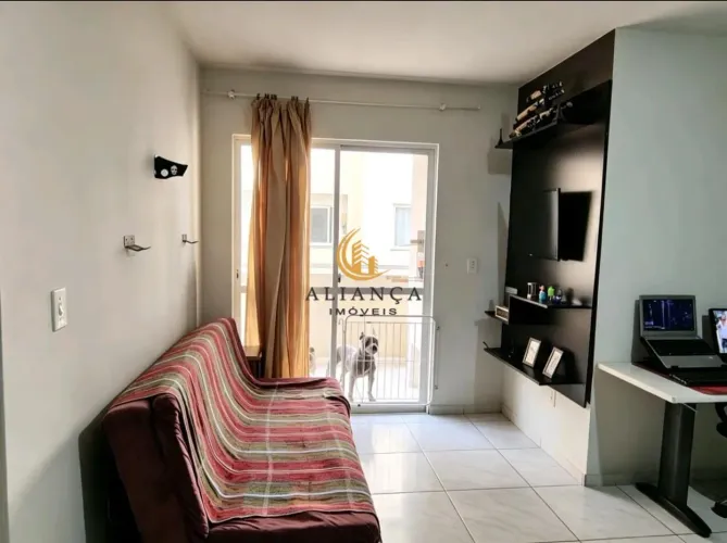 Apartamento com 2 dormitórios e sacada no Balneário