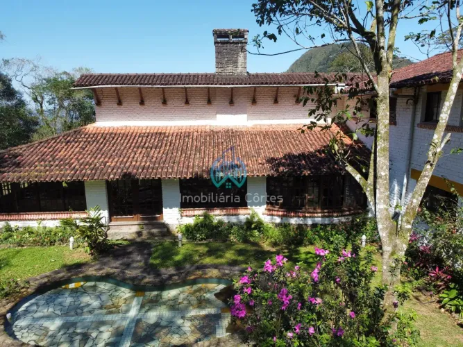 Propriedade Exclusiva por R$8.000.000 na Serra de Teresópolis com casa de campo inglesa