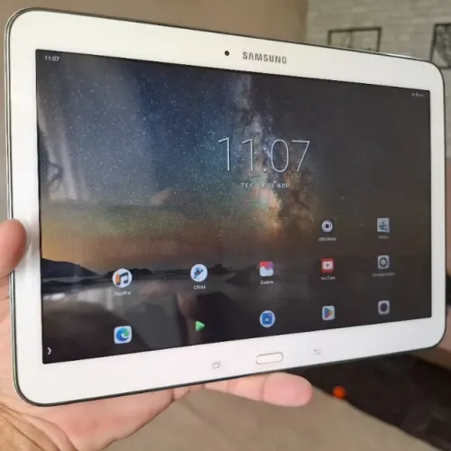 Tablet Samsung Galaxy Tab 4: 10" com Teclado, Atualizado e Conservado