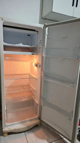 Vende-se Geladeira Consul