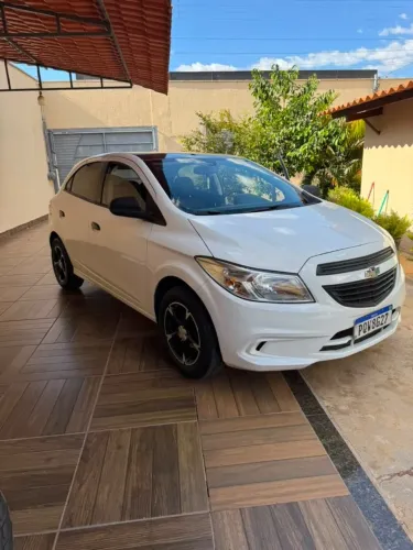 Chevrolet Onix JOY Hatch 1.0 8V Flex Mec. 4P 2017