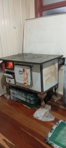 Fogão a lenha 