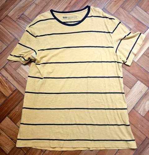 Camiseta Levis listrada