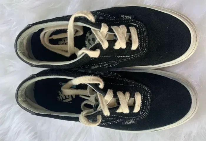 Tênis Vans original tamanho 37, em ótimo estado de conservação.