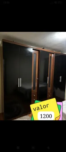 Guarda roupas em excelente estado