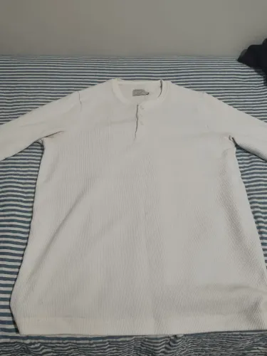 Camisa Henley Pesada com textura listrada