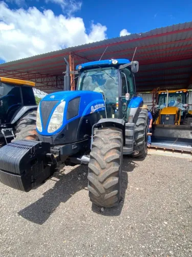 Vende-se Trator de Pneu New Holland T7 175 ano: 2018
