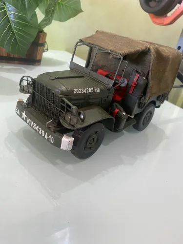 Jipe exército em latão 