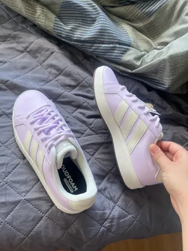 Tênis Adidas número 35 NOVO