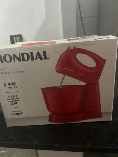 Batedeira mondial nova, na caixa. Nunca usada. $ 80 reais