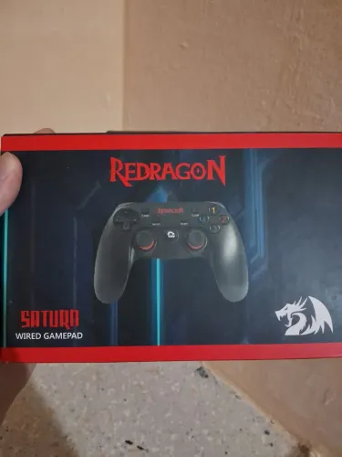 Console pra PC Redragon com fio (praticamente novo)