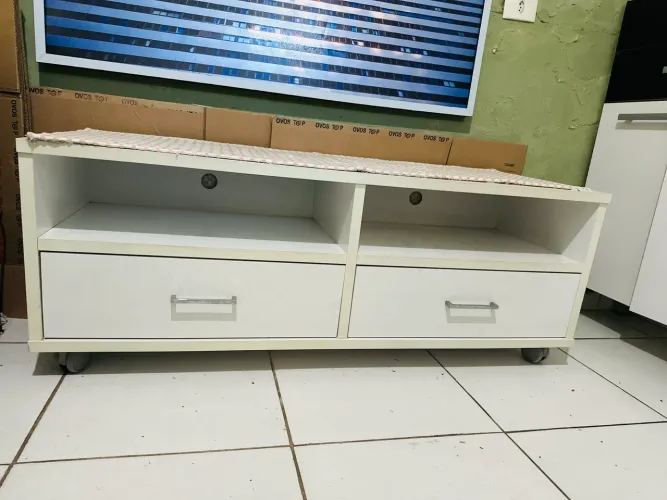 Rack / Bancada para TV Branco com Rodízios