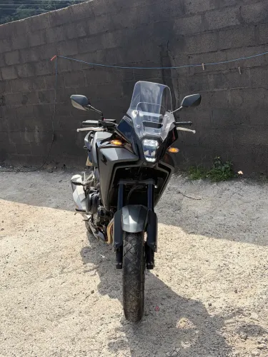 Honda NX 500 2026, único dono, revisada, ABS, controle de tração e painel TFT.