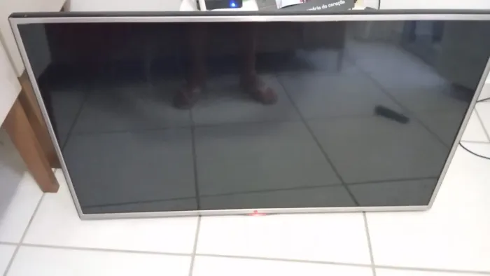 Vendo televisão p retirada de peças