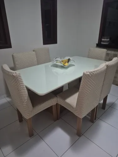 Vende-se mesa de jantar 6 lugares