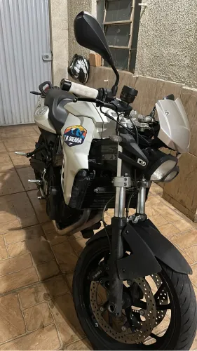 ? BMW F 800 R 2012 ? POTÊNCIA, ESTILO E PERSONALIDADE
