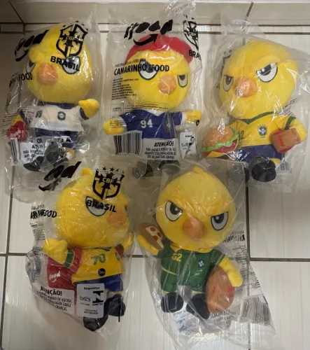 Coleção completa canarios da copa 58,62,70, 94,02